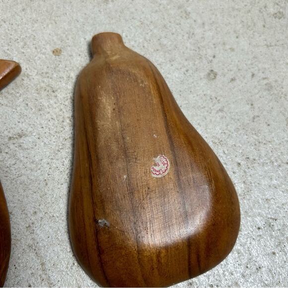 3 Vintage Wooden MCM Fruit Shaped Small Dishes - Picture 4 of 5
